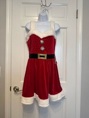 Eyeshadow Red Velvet Holiday Maxi Dress with White Faux Fur Trim and Black Belt